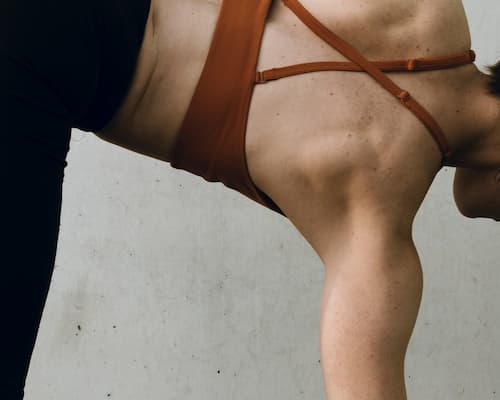 Yoga hilft als Sport gegen Depression durch seine meditative Wirkung.